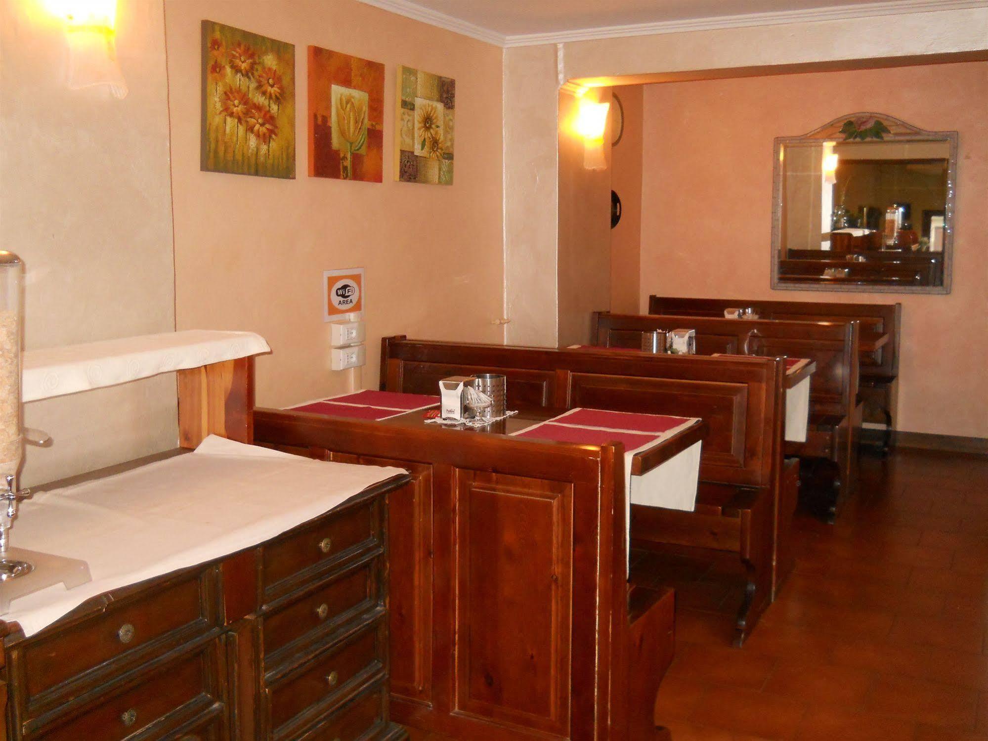 Hotel Il Rustichello Lonato Ngoại thất bức ảnh