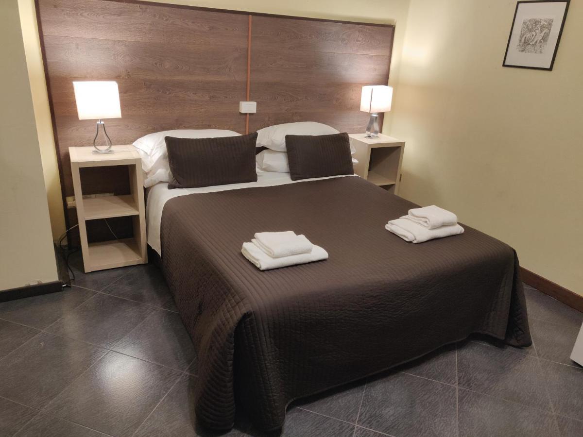 Hotel Il Rustichello Lonato Ngoại thất bức ảnh