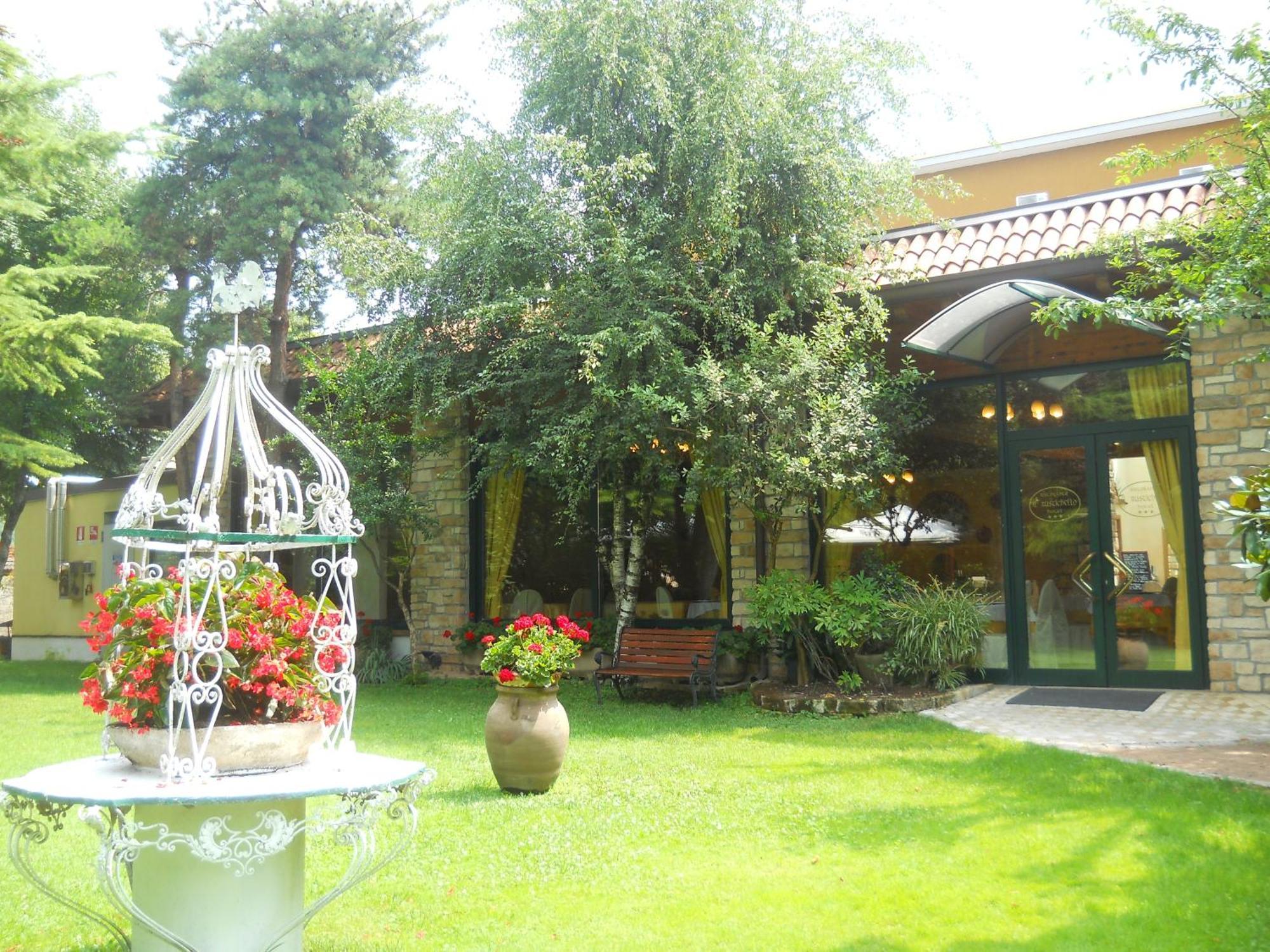 Hotel Il Rustichello Lonato Ngoại thất bức ảnh
