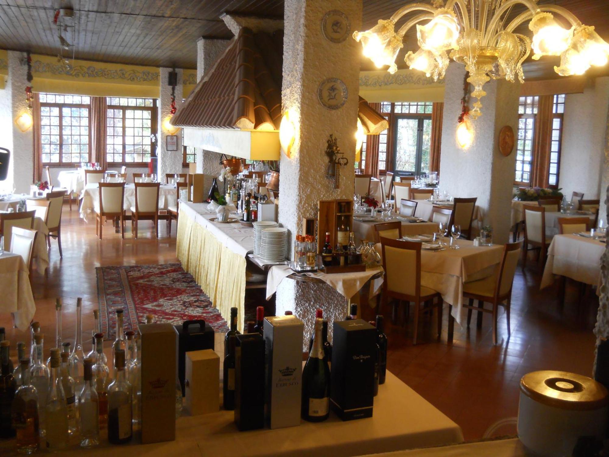 Hotel Il Rustichello Lonato Ngoại thất bức ảnh