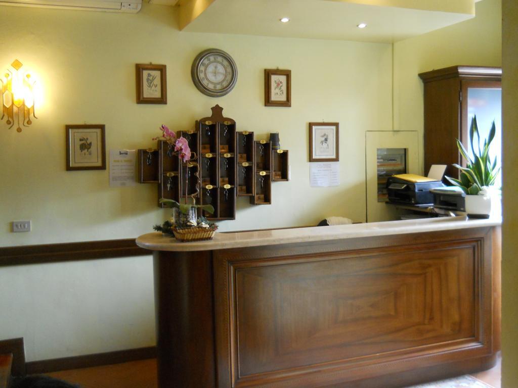 Hotel Il Rustichello Lonato Ngoại thất bức ảnh