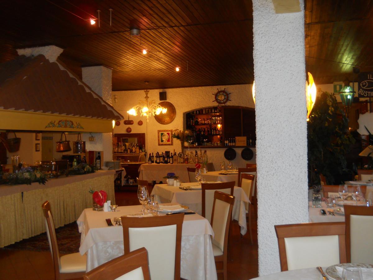 Hotel Il Rustichello Lonato Ngoại thất bức ảnh