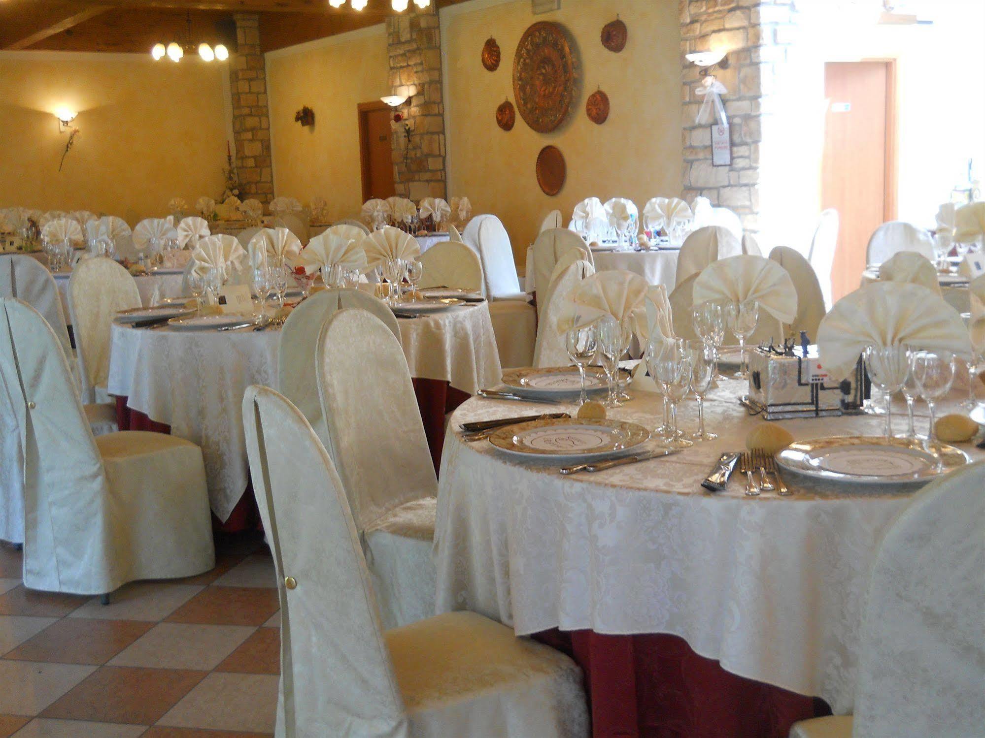 Hotel Il Rustichello Lonato Ngoại thất bức ảnh