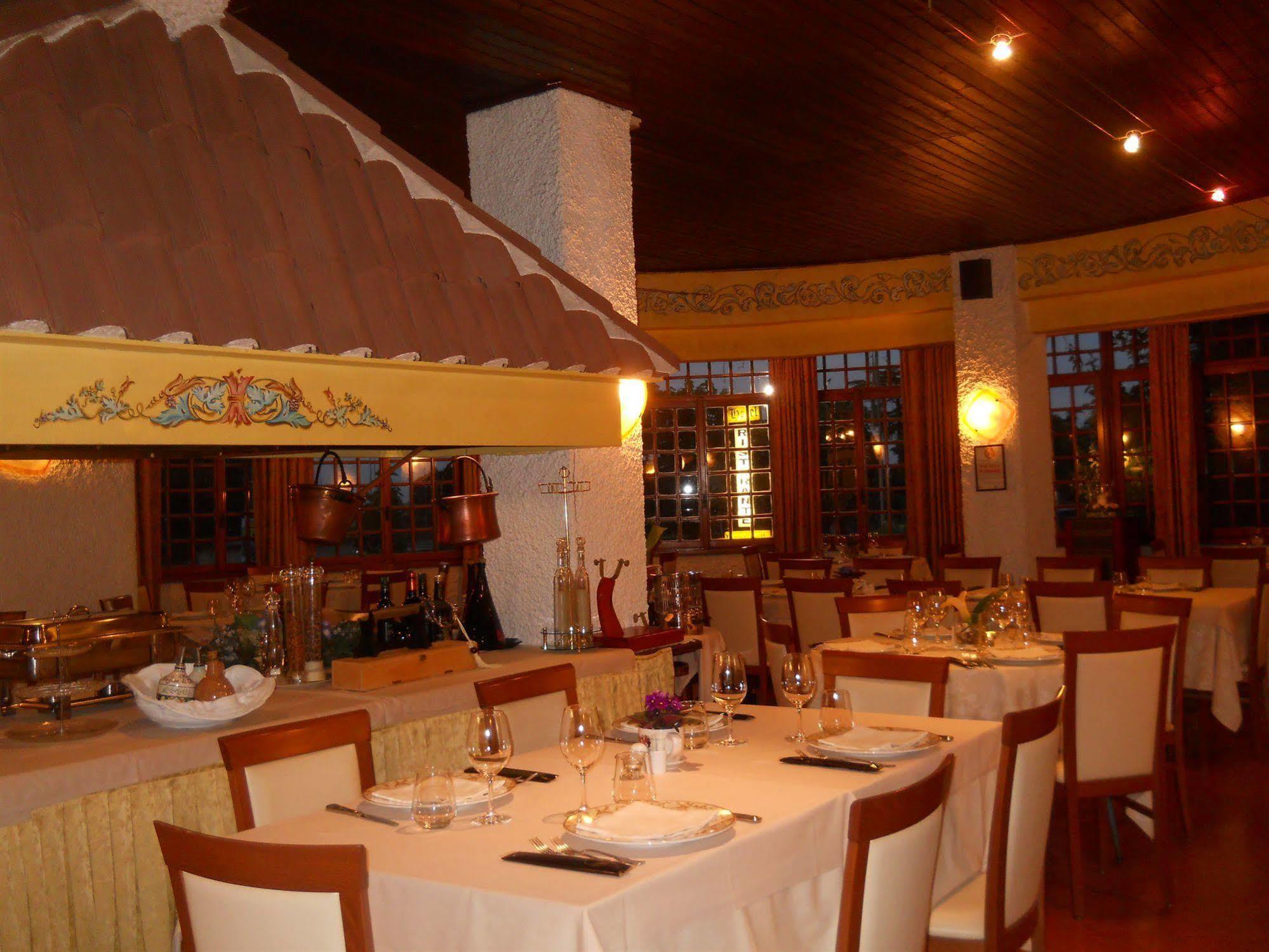 Hotel Il Rustichello Lonato Ngoại thất bức ảnh