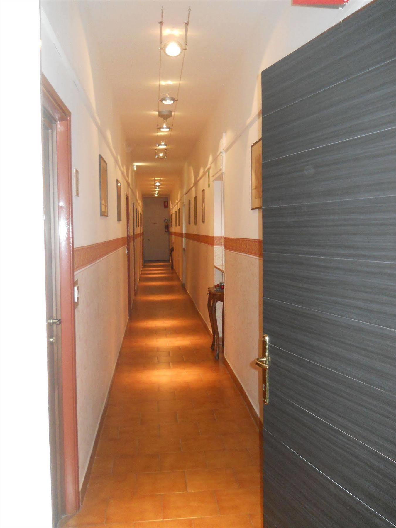 Hotel Il Rustichello Lonato Ngoại thất bức ảnh